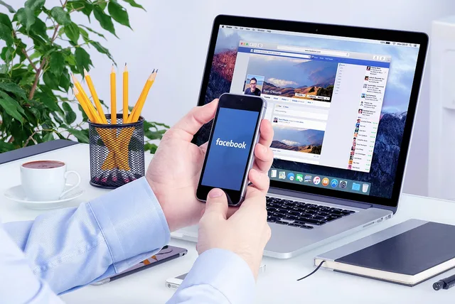 facebook, social media, social media marketing, smartphone, laptop, workspace, office break, office hour, desk, facebook marketing, facebook ads, facebook ads, facebook ads, facebook ads, facebook ads, facebook ads. Which franchise social media agencies actually disclose their real client list?