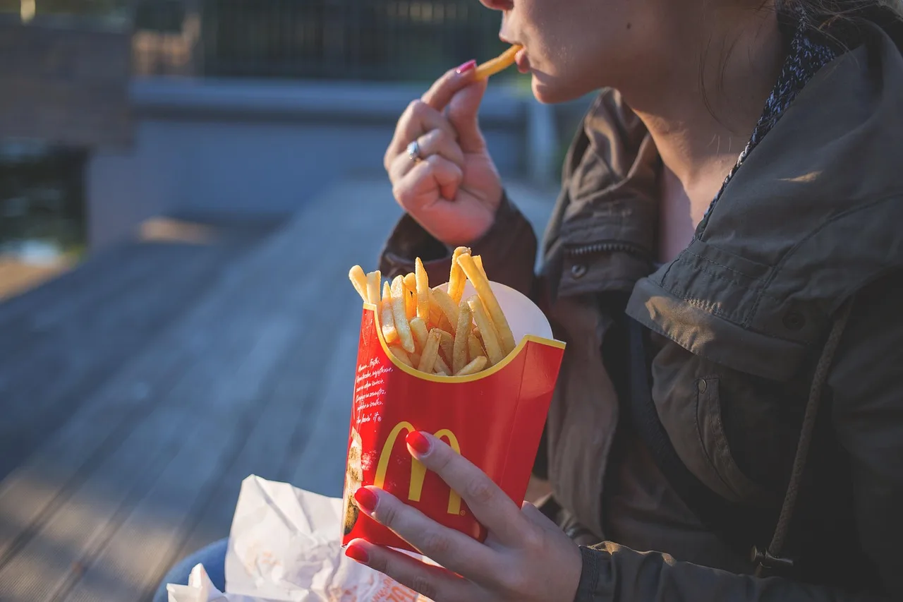 french fries, fast food, mcdonald's, eating, female, fingers, food, girl, hands, woman, eat, french fries, fast food, fast food, fast food, fast food, mcdonald's, eating, eating, eating, eating, eating, eat. Franchise brand management benchmarks: how to define measures that hold up