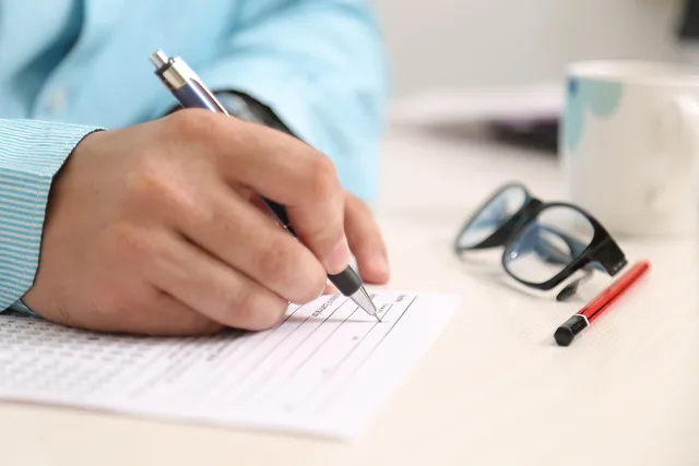 man, men, person, people, male, portrait, adult, young, fill, sheet, paper, glasses, pen, pencil, write, hand, table, picture, pic, filed, note, fill, fill, fill, fill, fill, pic, pic, pic, pic. Should full-funnel outcomes judge good franchise lead generation, not form fills?