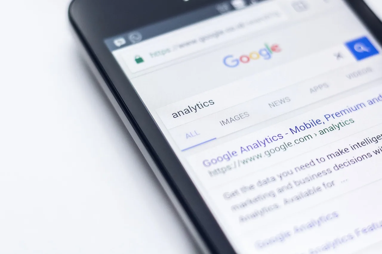 electronics, mobile phone, screen, smartphone, google, search engine, mobile, website, internet, analytics, google, google, google, google, google, search engine, website, website, website. Rank alone does not decide franchise SEO benchmarks: query context matters more